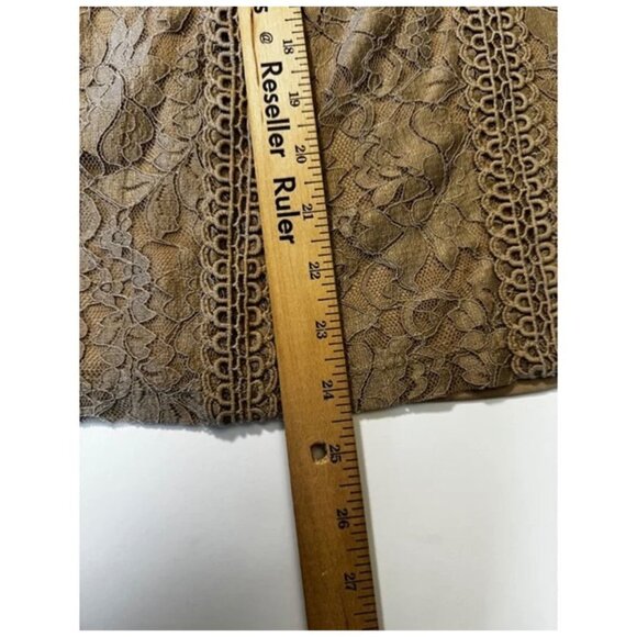 Cable & Gauge Top L Beige Lace Sleeveless High Neck Blouse Ruffle Detail - Picture 6 of 7